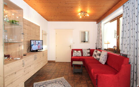 Aschau im Zillertal 485: Room, Furniture, Property, Ceiling, Interior Design, Building, Living Room, Wall, House, Real Estate