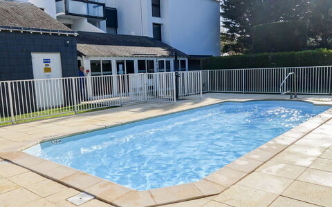 Carnac 181: Swimming Pool, Property, Water, Tile, Real Estate, Leisure, Residential Area, Home, House, Rectangle