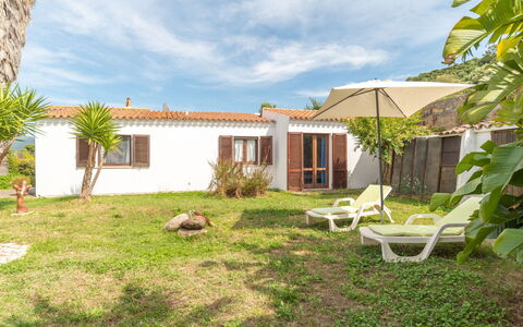 Sibilla: Cloud, Sky, Plant, Building, Property, Plant Community, Window, Tree, Land Lot, House