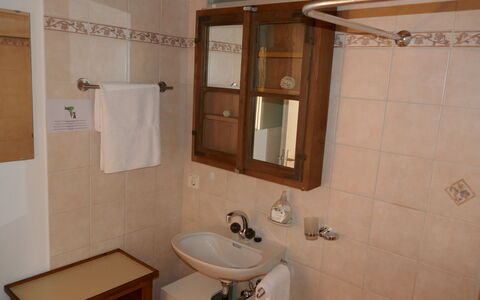 Rustico L'Hibou: Mirror, Brown, Tap, Plumbing Fixture, Bathroom Sink, Sink, Property, Bathroom, Interior Design, Wood