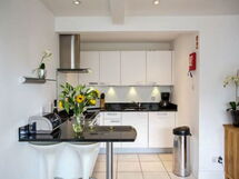 Accommodation:&nbsp;Loch Tay 101.5