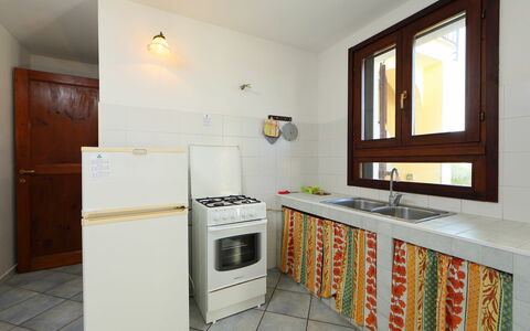 Valledoria 735: Cabinetry, Countertop, Kitchen Sink, Tap, Sink, Kitchen, Window, Kitchen Stove, Building, Wood