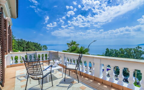 Maria: Property, Real Estate, Building, House, Room, Sky, Estate, Vacation, Home, Resort