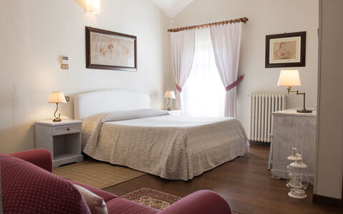 Accommodation:&nbsp;Double Bedroom Superior