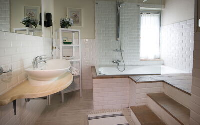 Accommodation:&nbsp;Double Bedroom Superior