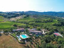 Charming Estate Decimo Dini
