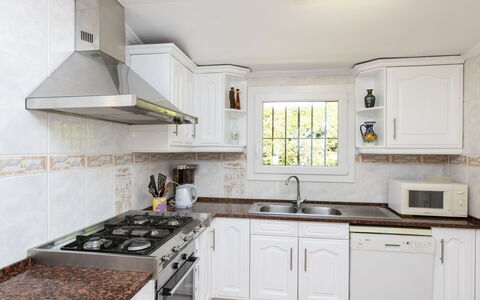 Origami: Cabinetry, Kitchen Sink, Countertop, Sink, Property, Building, Tap, Kitchen Stove, Kitchen, Wood