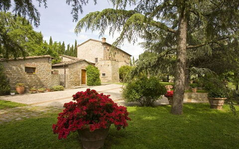 Casale Valentina: Property, House, Home, Building, Estate, Grass, Tree, Lawn, Real Estate, Yard