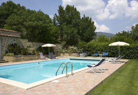Casale Valentina: Swimming Pool, Property, Leisure, Real Estate, House, Building, Resort, Estate, Home, Vacation