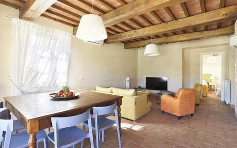 Il Grappolo: Room, Property, Building, Furniture, Interior Design, Floor, House, Table, Real Estate, Ceiling
