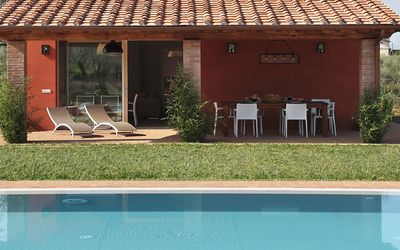 Il Grappolo - Colle di Compito, Tuscany, Italy