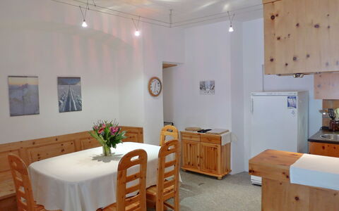 Chesa Cromer: Room, Property, Furniture, Building, Interior Design, Floor, Ceiling, House, Real Estate, Table