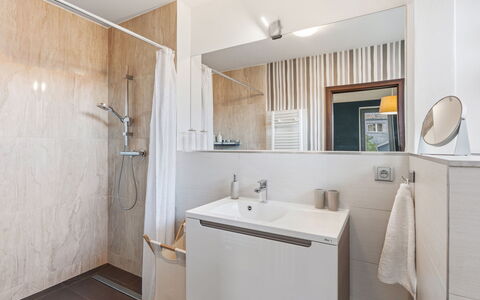 Řeporyje: Flooring, Floor, Plumbing Fixture, Interior Design, Bathroom, Sink, Wood, Tap, Bathroom Sink, Bathroom Cabinet
