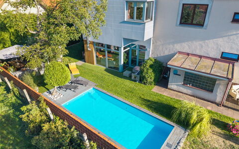 Řeporyje: Swimming Pool, Residential Area, Resort, Leisure, Eco Hotel, Garden, Water Feature, Estate, Villa, Shade