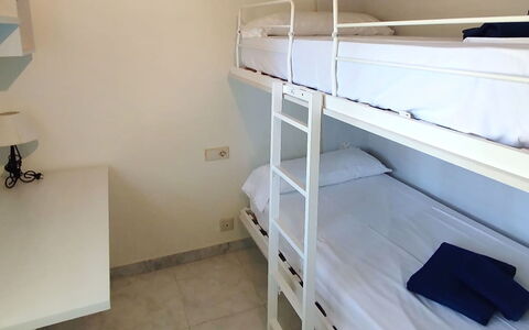 Nautic par: Apartment, Bedroom, Bed, Bed Frame, Bedding, Hotel, Hostel