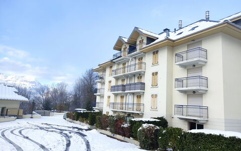 Saint Gervais 270: Sky, Building, Window, Property, Plant, Snow, House, Urban Design, Tree, Cloud