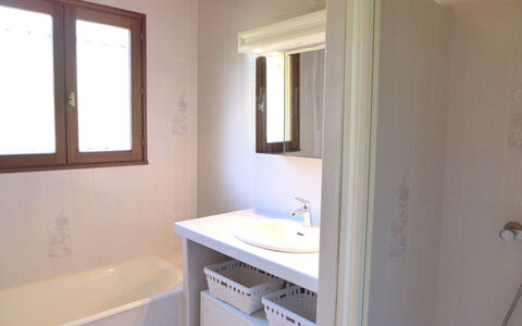 Orée des Greens: Room, Property, Bathroom, Furniture, Wall, House, Building, Floor, Interior Design, Sink