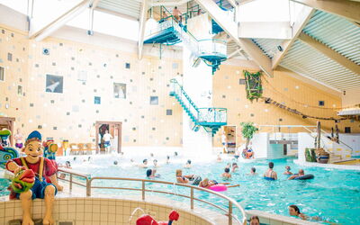 Asten-ommel 300: Water, Swimming Pool, Azure, Building, Leisure, Fun, Aqua, Recreation, Human Settlement, Leisure Centre