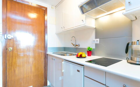 Accommodation:&nbsp;Roses Holiday Center 940.20