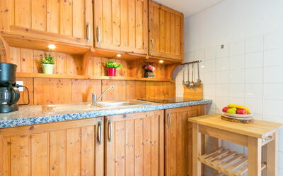 Accommodation:&nbsp;Roses Holiday Center 940.16