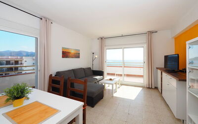 Accommodation:&nbsp;Roses Holiday Center 940.16