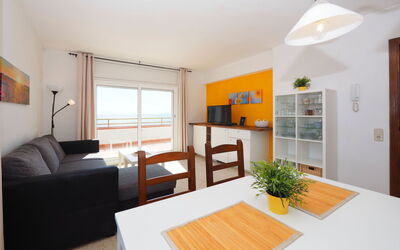 Accommodation:&nbsp;Roses Holiday Center 940.16