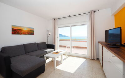 Accommodation:&nbsp;Roses Holiday Center 940.16