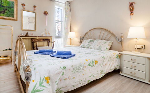 Ridaura Beach: Building, Furniture, Property, Window, Green, Azure, Wood, Comfort, Bed Frame, Cabinetry