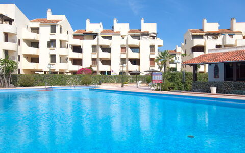 La Felicidad: Water, Plant, Building, Daytime, Property, Sky, Swimming Pool, Window, Azure, Tree