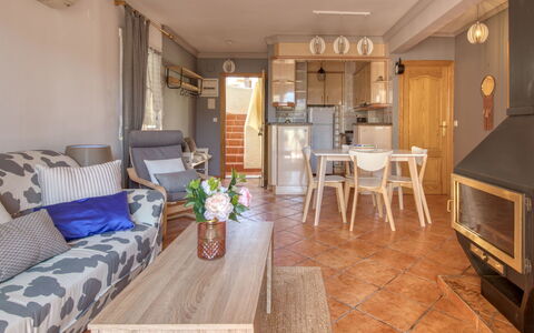 La Felicidad: Room, Property, Furniture, Building, Interior Design, Floor, Living Room, Real Estate, House, Ceiling