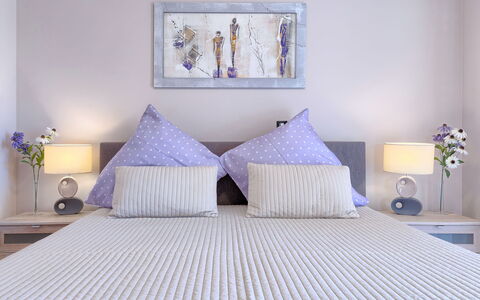 Villa Valentina: Bedroom, Bed, Room, Furniture, Bed Sheet, Blue, Bed Frame, Bedding, Property, Purple