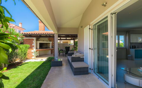 Villa Valentina: Plant, Property, Door, Houseplant, Building, Interior Design, Condominium, Window, Flooring, Living Room