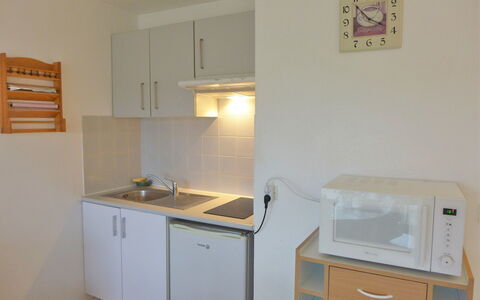 Hego Alde: Room, Property, Furniture, House, Building, Kitchen, Floor, Interior Design, Real Estate, Cabinetry