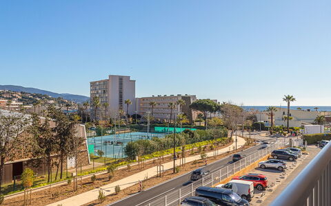 Le Lavandou 330: Daytime, Tree, Building, City, Residential Area, Urban Area, Town, Apartment, Architecture, Urban Design