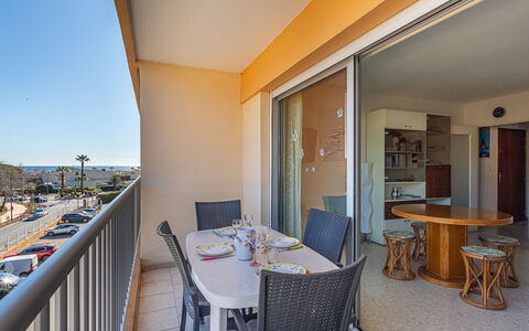 Le Lavandou 330: Building, Apartment, Residential Area, Architecture, Condominium, Human Settlement, Balcony, Shade, Hotel