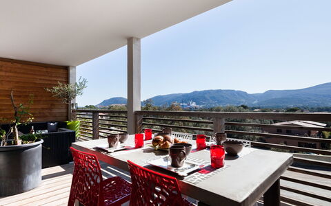 Porto Vecchio 120: Property, Building, Room, House, Real Estate, Furniture, Interior Design, Table, Architecture, Home