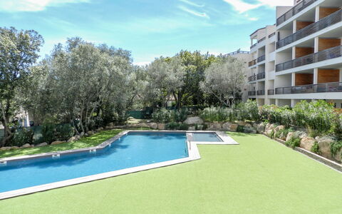 Porto Vecchio 120: Water, Plant, Cloud, Building, Sky, Azure, Tree, Land Lot, Vegetation, Grass
