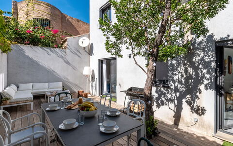 St Cyprien Plage: Table, Property, Plant, Building, Chair, Tableware, Flowerpot, Lighting, Outdoor Furniture, Architecture