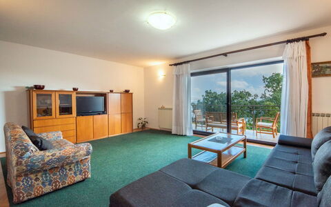 Accommodation:&nbsp;Nives 106.2