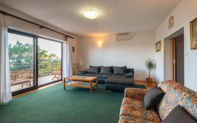 Accommodation:&nbsp;Nives 106.2