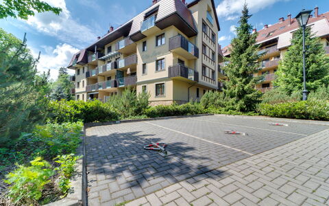 Willa Maria: Cloud, Sky, Plant, Building, Property, Window, Tree, Road Surface, Land Lot, Urban Design