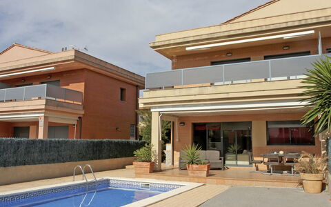 Rosa: Furniture, Property, Cabinetry, Comfort, Window, Building, Mirror, Wood, Bed Frame, Bed