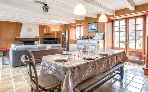 Les Figuiers: Property, Room, Furniture, Building, Countertop, Kitchen, Interior Design, Home, Real Estate, Floor