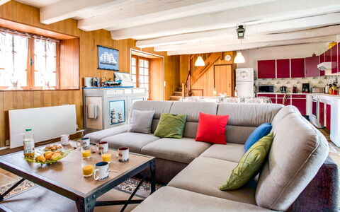 Les Figuiers: Living Room, Room, Furniture, Interior Design, Property, Building, Home, House, Table, Coffee Table