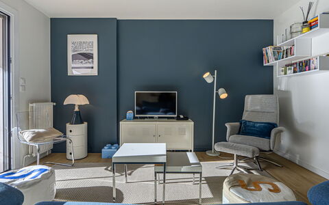 Carnac 100: Furniture, Interior Design, Flooring, Floor, Chair, Lighting, Room, Living Room, Ceiling, Picture Frame