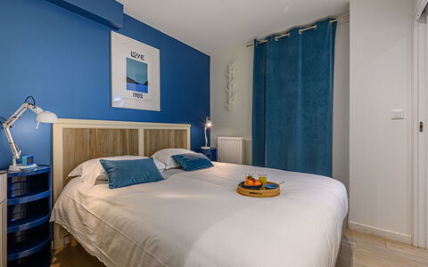 Carnac 100: Furniture, Interior Design, Bedroom, Bed, Wood, Bed Sheet, Ceiling, Bedding, Linens, Room