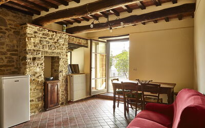 Accommodation:&nbsp;Capanno