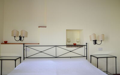 Accommodation:&nbsp;Capanno