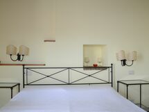 Accommodation:&nbsp;Capanno