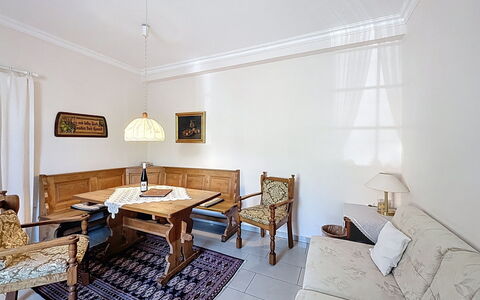 Moselhäuschen: Furniture, Interior Design, Flooring, Floor, Couch, Wood, Ceiling, Room, Living Room, Lighting